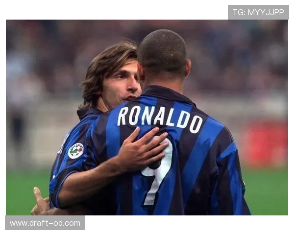 布斯克茨与皮尔洛：后置组织核心的控球依赖分化